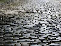 cobblestones-3451557_1920.jpg