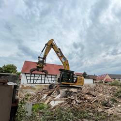 Ersehnter Abriss in Predel 51 stattgefunden